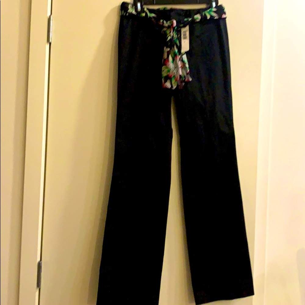 Black straight leg size 0 Laundry by Shelli Segal